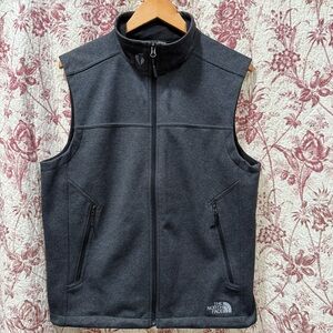 The North Face Men’s Grey Full-Zip Softshell Vest Size M